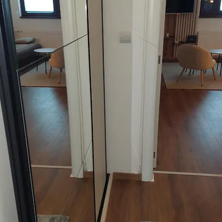 109 Nikola Apartment *